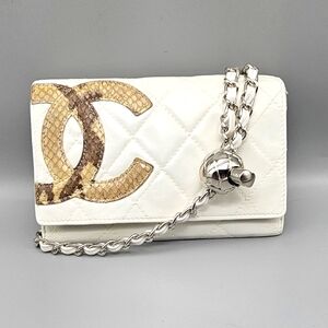 💮CHANEL Cambon White Wallet 💮